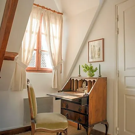 Le Clos De L'ermitage Hotell 3*