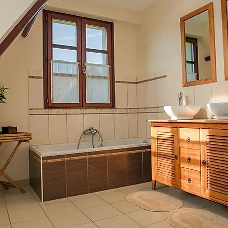 Hotel Le Clos De L'ermitage 3*